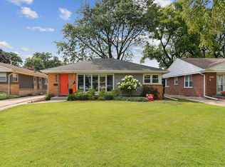 904 Wesley Dr, Park Ridge, IL 60068