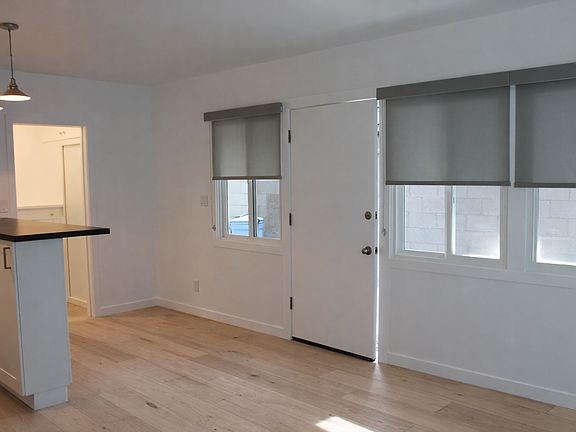 4th image of 128 38th St #B