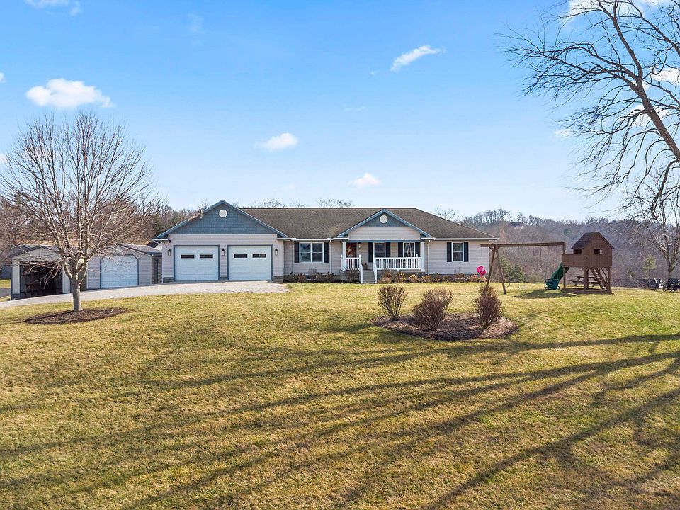 1st image of 218 Fox Run Rd