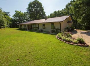 6020 Periwinkle Dell Rd, Seneca, SC 29672