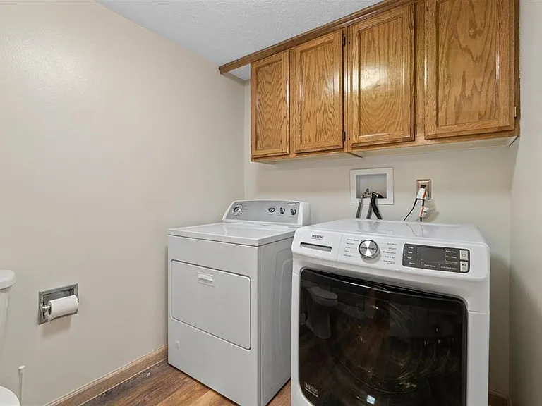 2104 S Century Ct — Photo 26