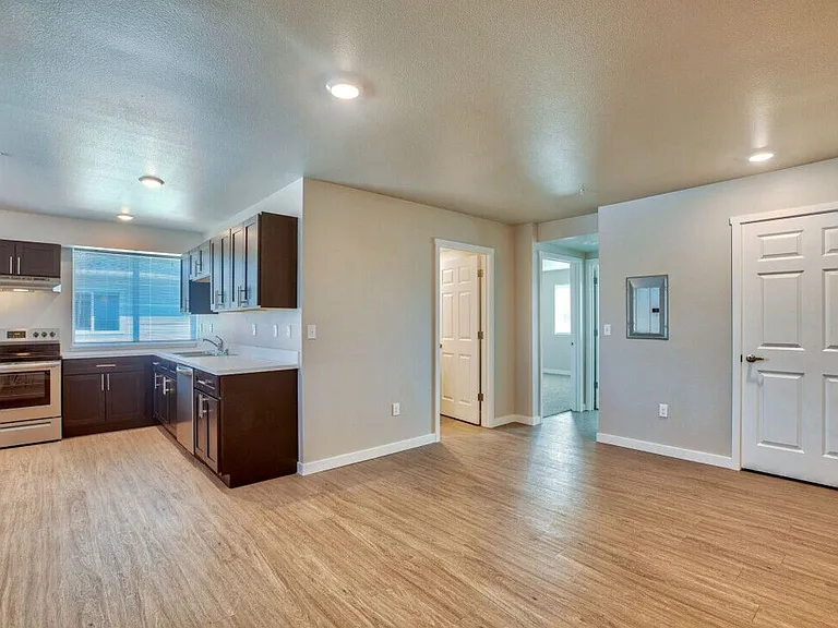 The Edge Apartments — Photo 20