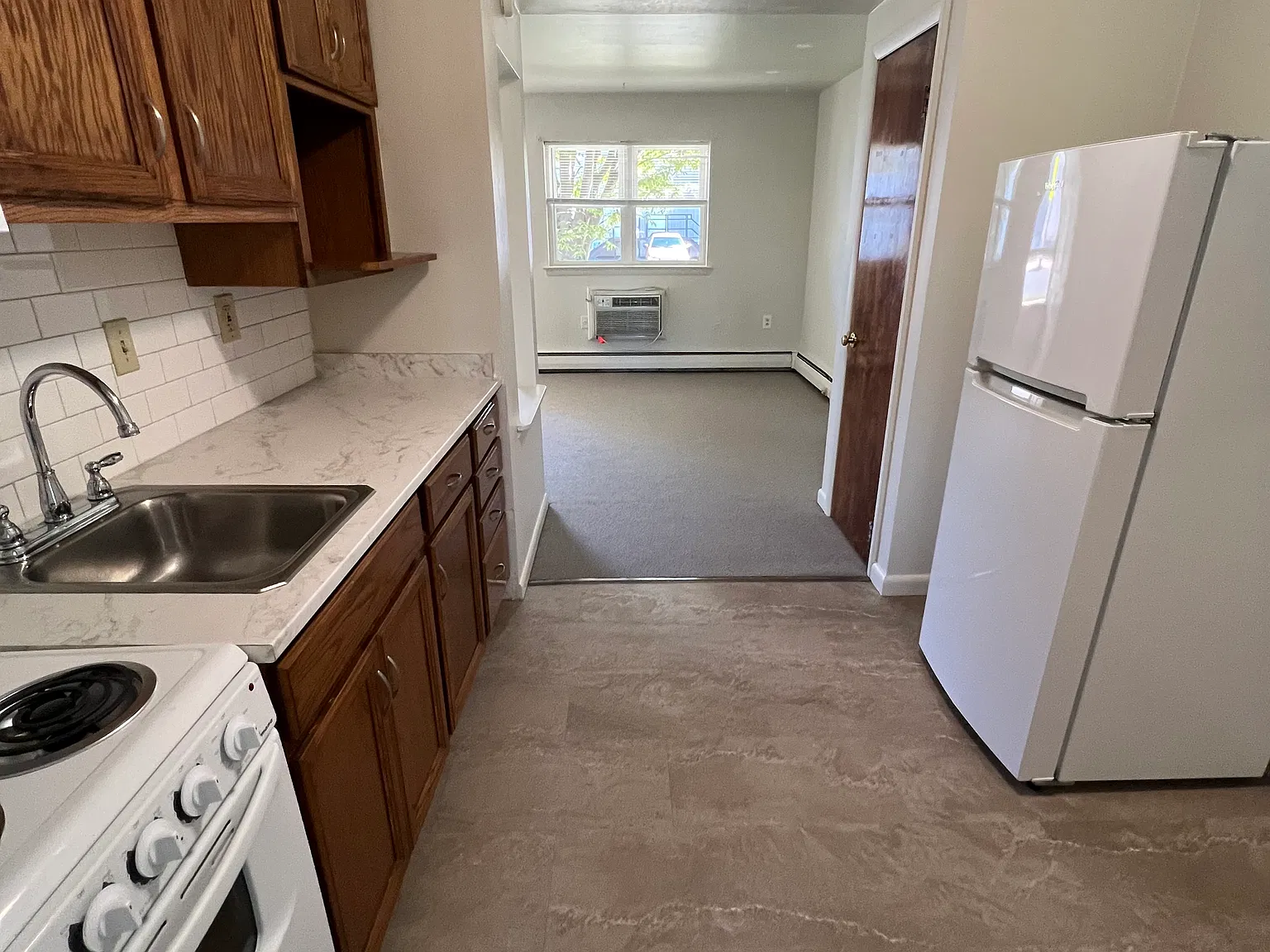 1 bed, 450 sqft, $975 — Photo 3