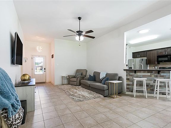 4th image of 221 Knoll Pine Cir