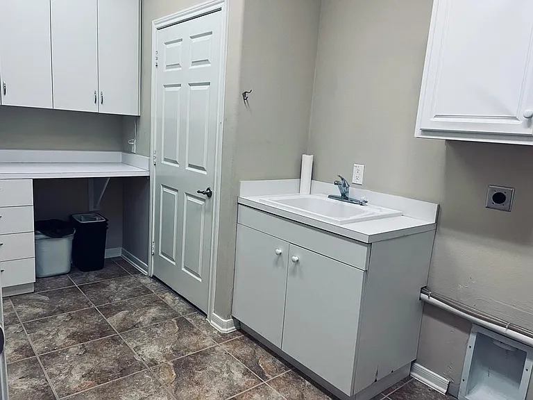5235 Valley Bluff Ln — Photo 8