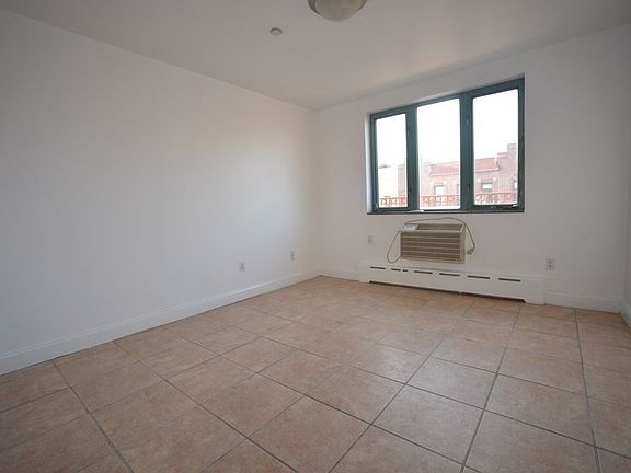 4th image of 2447 44th St APT 3G