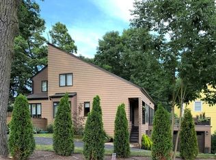 1575 Sheridan Rd, Highland Park, IL 60035