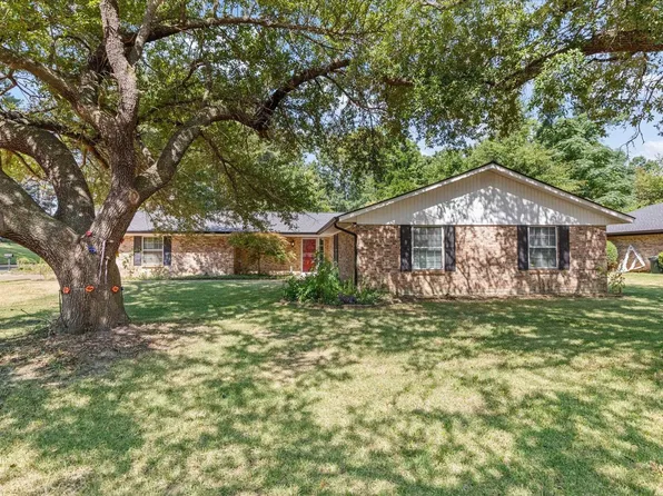 4 Amherst Cir, Longview, TX 75601