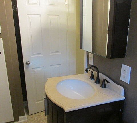 3rd image of 23540 Glenbrook St