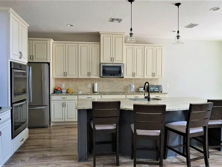 4207 Oak Lodge Way — Photo 2