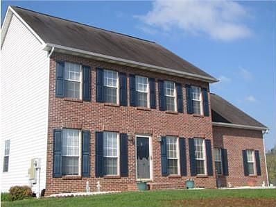 2nd image of 582 Bushwood Dr