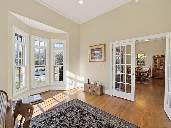 5th image of 375 Howardtown Cir