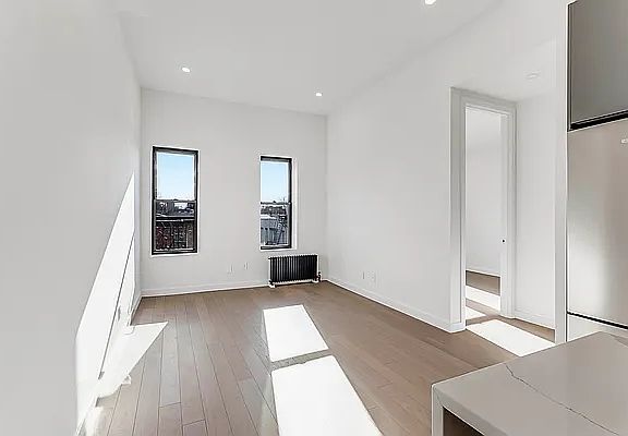 4th image of 15 Wyckoff St APT 19