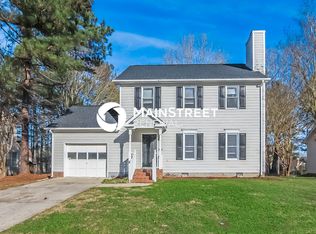828 Penncross Dr, Raleigh, NC 27610
