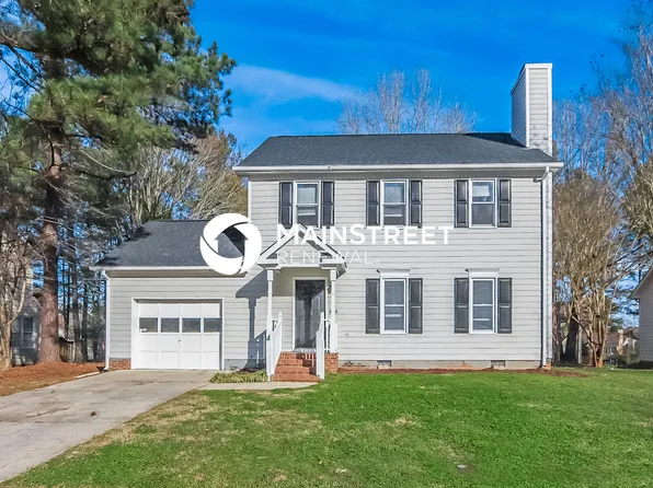 828 Penncross Dr, Raleigh, NC 27610