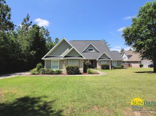 432 Shoal Lake Dr, Crestview, FL 32539
