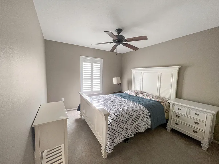 1641 Strathmore Cir — Photo 12