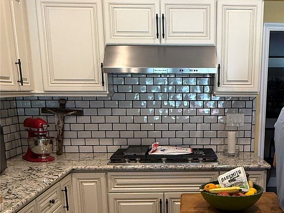 4th image of 26802 Van Gogh Ln #4