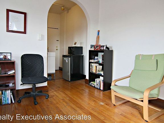 2nd image of 614 W Hill Ave APT 8A