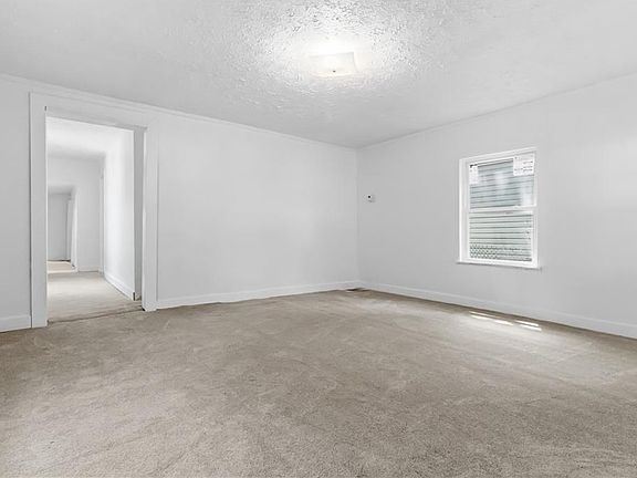 5th image of 712 Garibaldi St SW