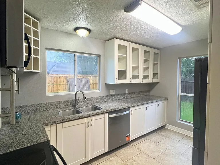 7307 Seminole St — Photo 3