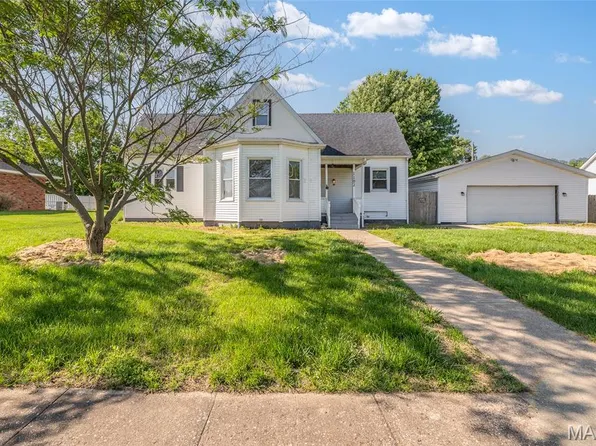 1102 W 6th St, Staunton, IL 62088