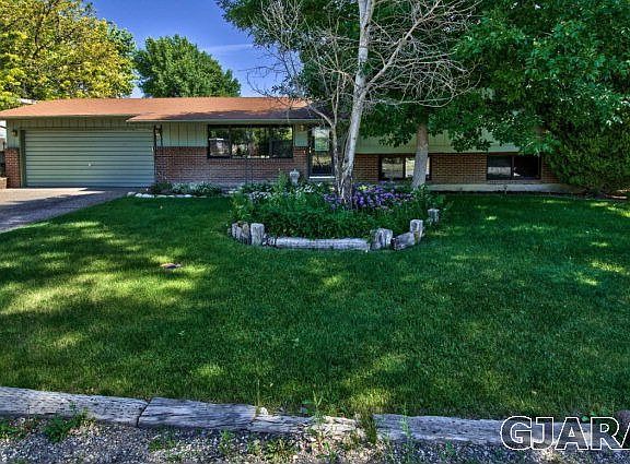 3rd image of 2312 Palace Verdes Dr