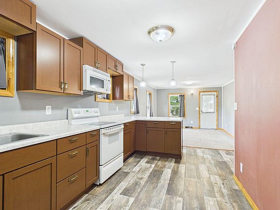 4th image of 7637 County Road B