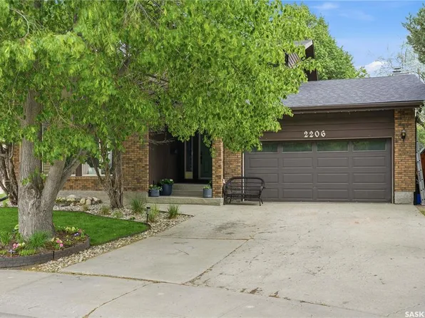2206 Hanover CRESCENT E, Regina, SK S4V 0Z6