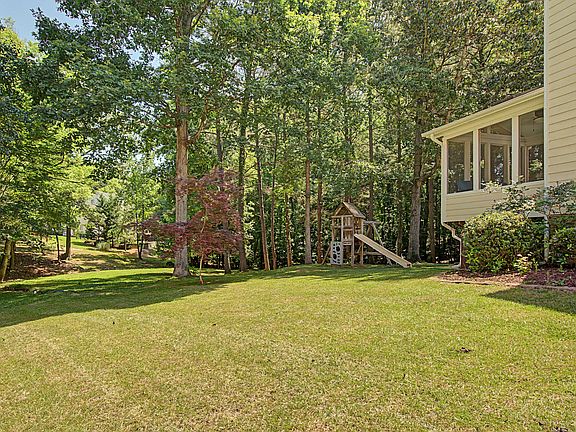 4th image of 1020 Starkland Way