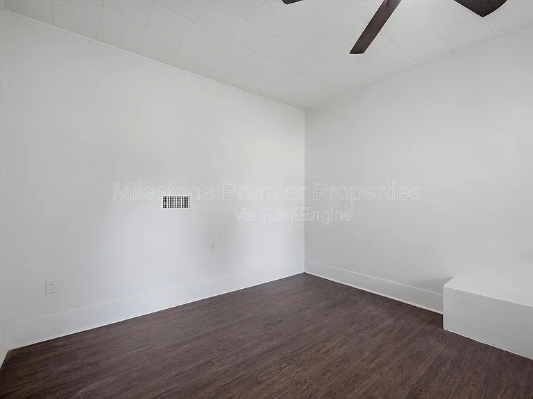 1008 W Morgan St — Photo 17
