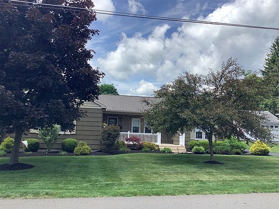 3rd image of 6 Mountainview Dr