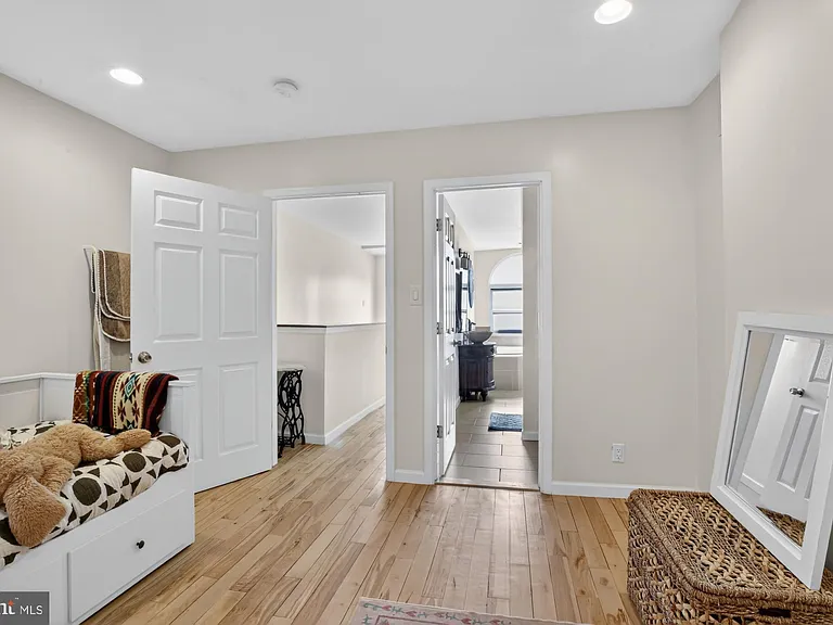 2053 E Sergeant St — Photo 22