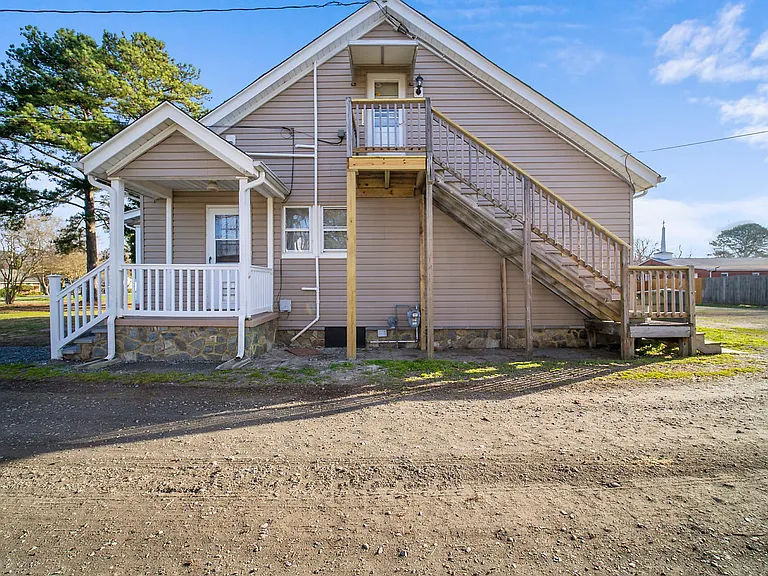 1270 Old Buckroe Rd #B — Photo 2