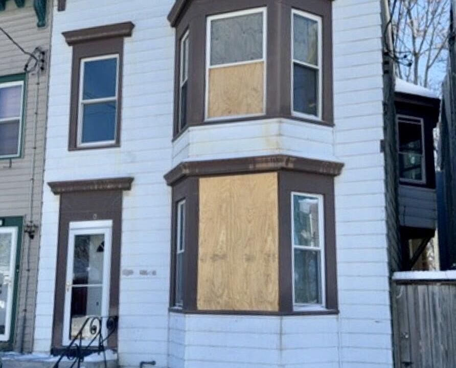 1st image of 290 3rd Street