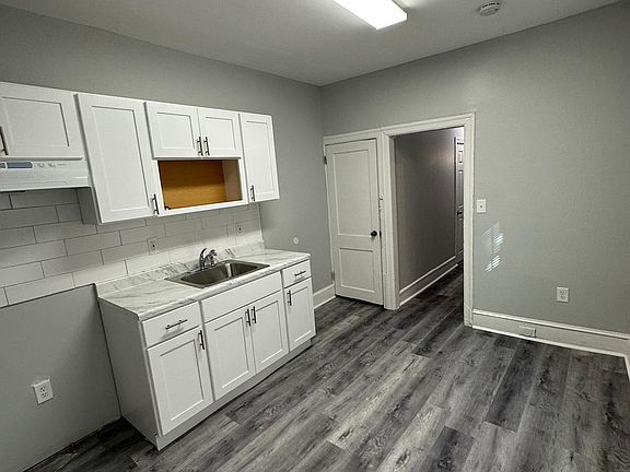 3rd image of 121 N Vodges St #1