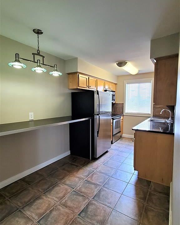 1st image of 301 N Eton St