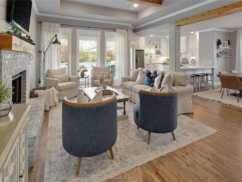 1st image of 4010 Crestmont Dr
