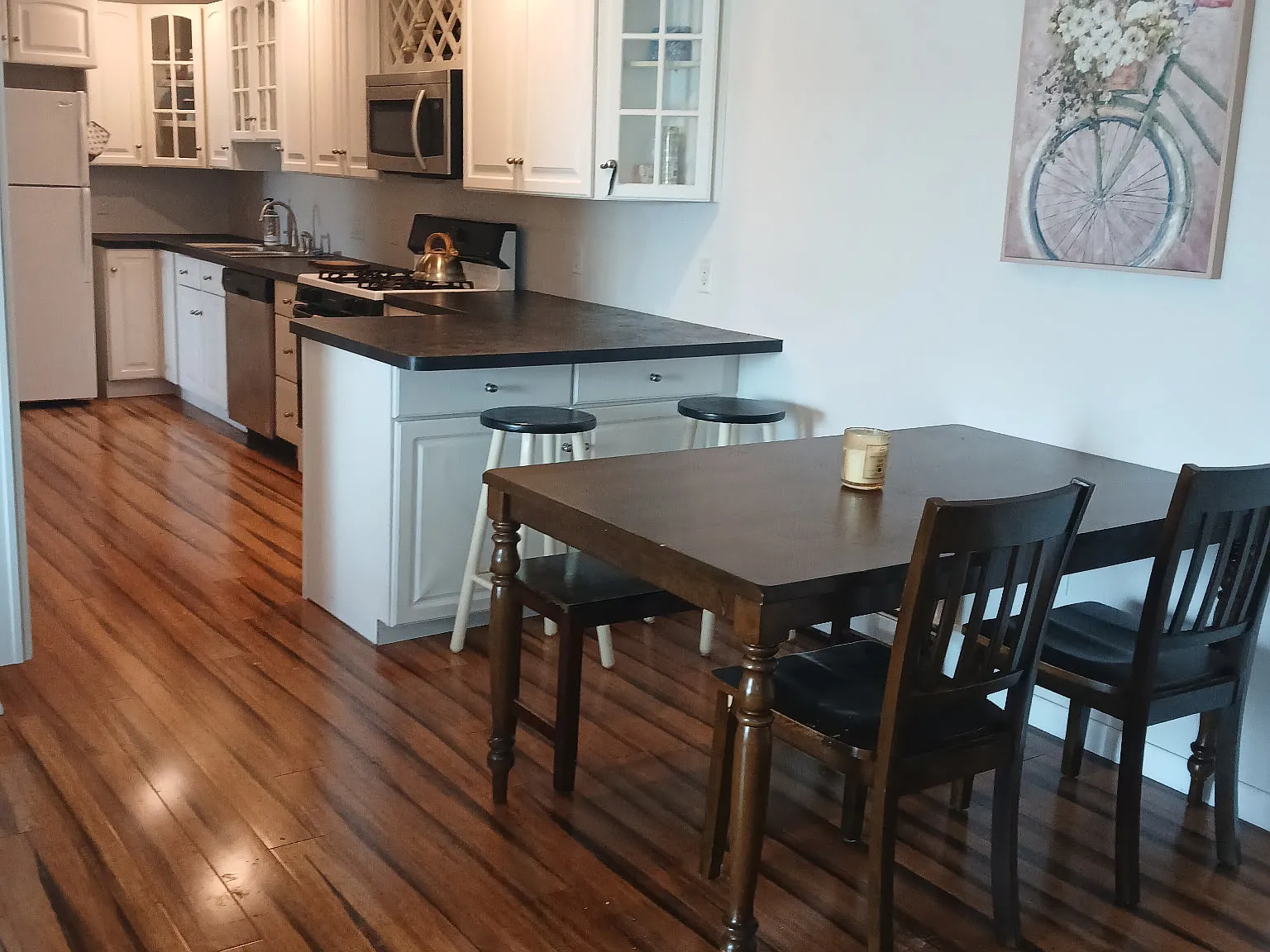 2 bed, 1000 sqft, $2,195 — Photo 3