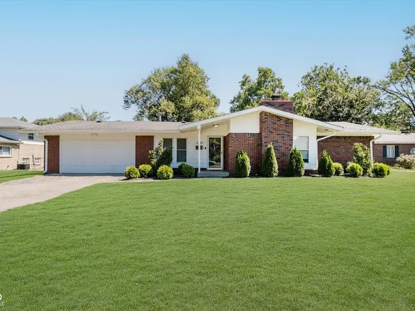 5221 Moonlight Dr, Indianapolis, IN 46226