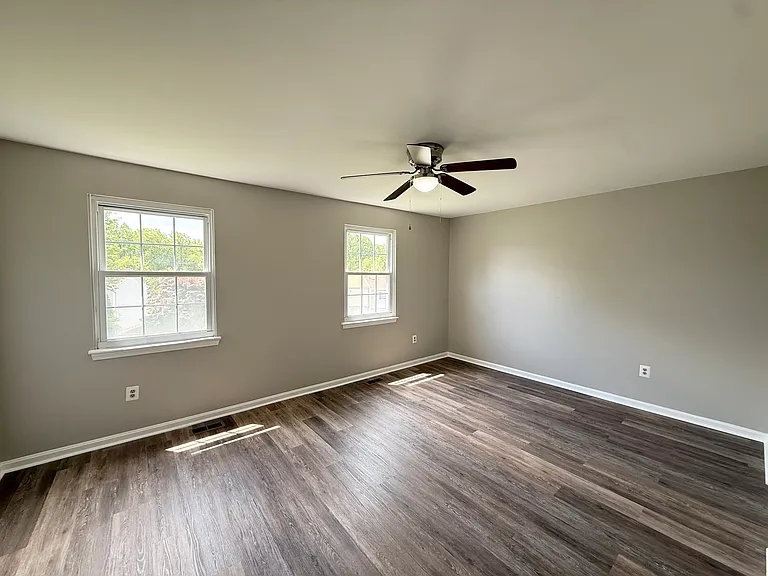 39 Chesthill Ct — Photo 8