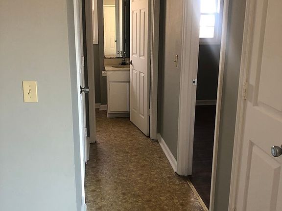 4th image of 1213 W Reservoir St #22
