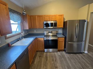4004 Bradford Pear Ct, Louisville, KY 40218