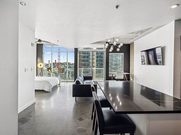 4th image of 600 12th Ave S APT 1410