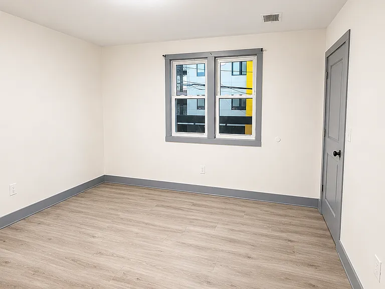 655 S 11th St #2 — Photo 13