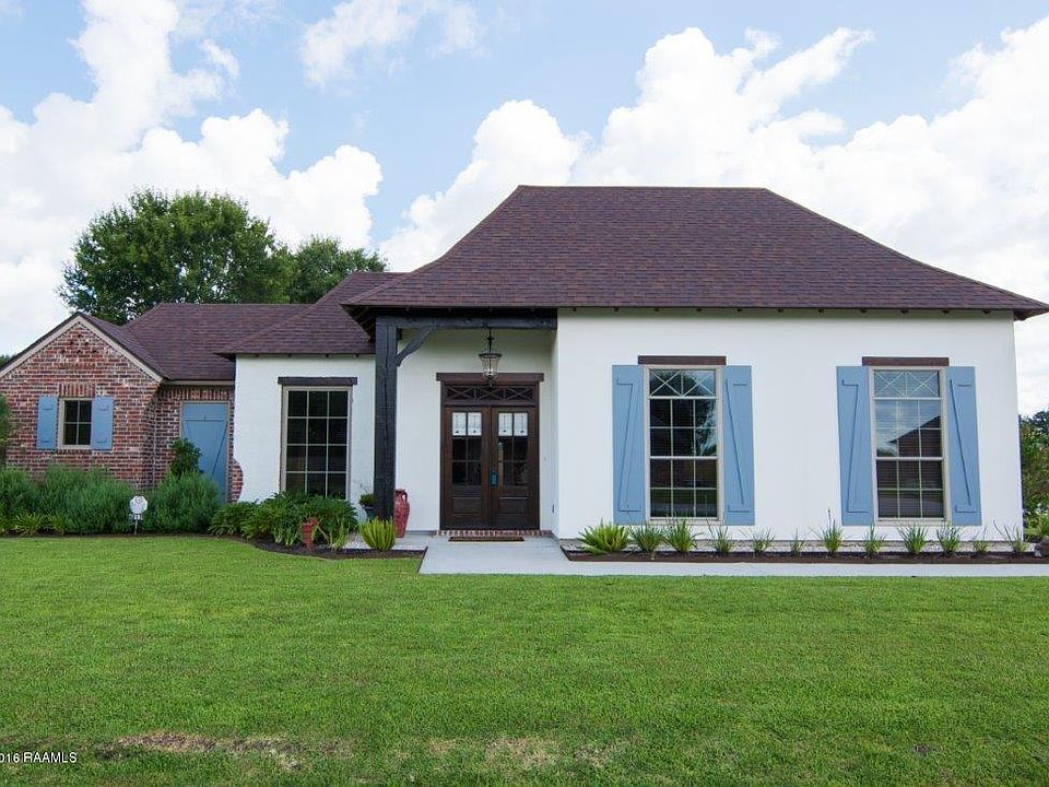 1st image of 111 Oak Shadows Dr