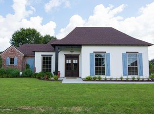 111 Oak Shadows Dr, Youngsville, LA 70592