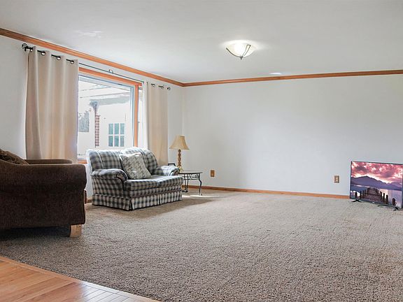 2nd image of 612 N Aten Ave