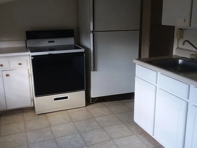 330 Howard Ave — Photo 19