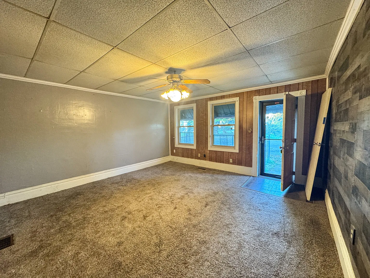 1122 Spruce St — Photo 2